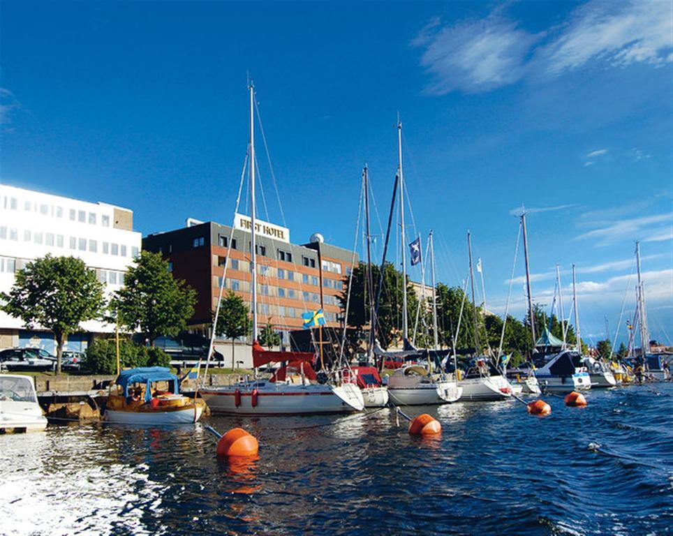 First Hotel Stadt Härnösand Extérieur photo