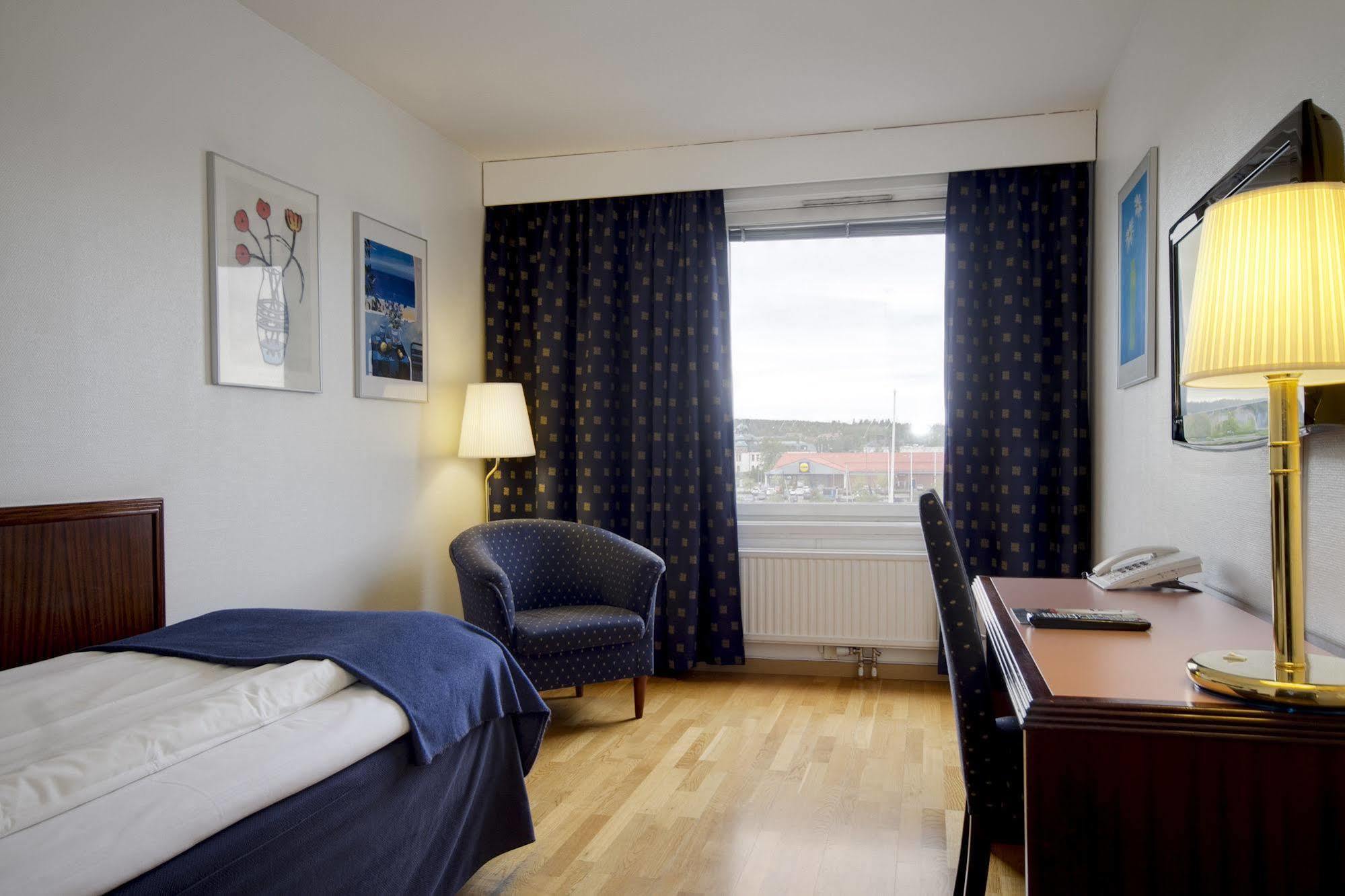 First Hotel Stadt Härnösand Extérieur photo